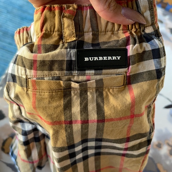Burberry kids shorts - Picture 2 of 2